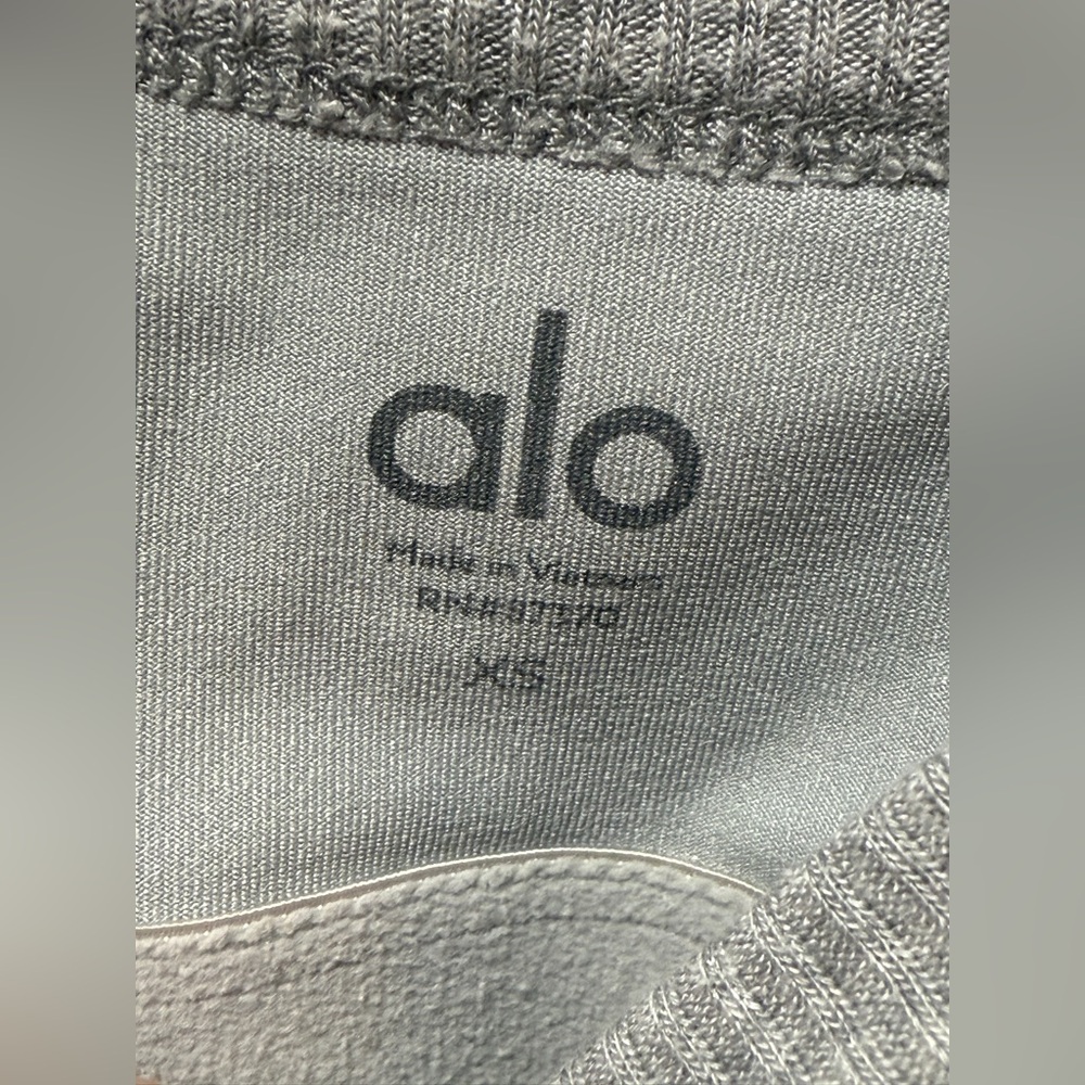 Alo Yoga | Ribbed Crop Whisper Bra Tank Top in Athletic Heather Grey - Picture 8 of 9